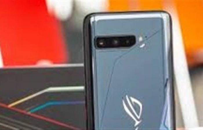 شركة أسوس تزود هاتف الألعاب الخارق ROG Phone 4 ببطارية ضخمة.. صور