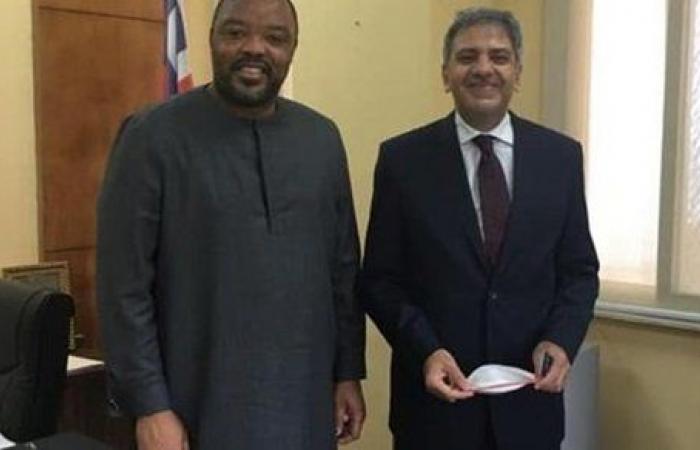 لبحث تطوير العلاقات.. السفير المصري في مونروفيا يلتقي نائب وزير الخارجية الليبيري