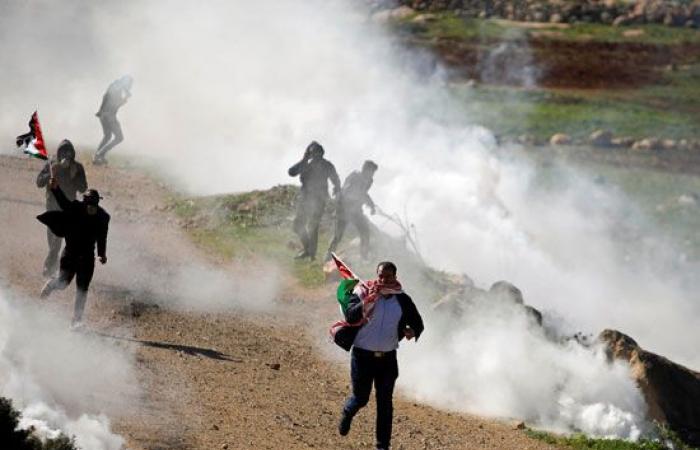 صور.. إصابة عشرات الفلسطينين خلال مواجهات مع الاحتلال شرق نابلس