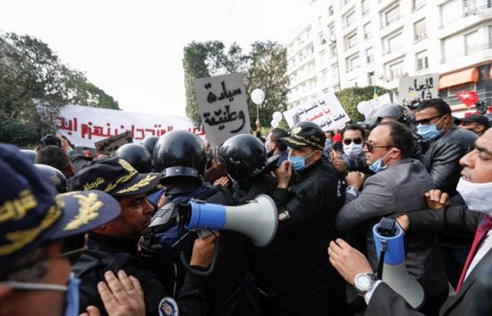 صور.. أحزاب تونسية تتهم حركة النهضة الإخوانية باغتيال شكري بلعيد