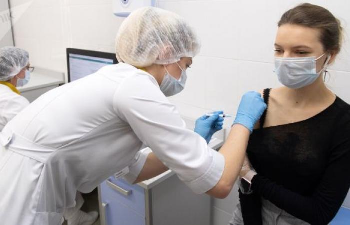 مدير مركز "غاماليا": لا توجد موانع من تطعيم مرضى الحساسية بلقاح "سبوتنيك V"