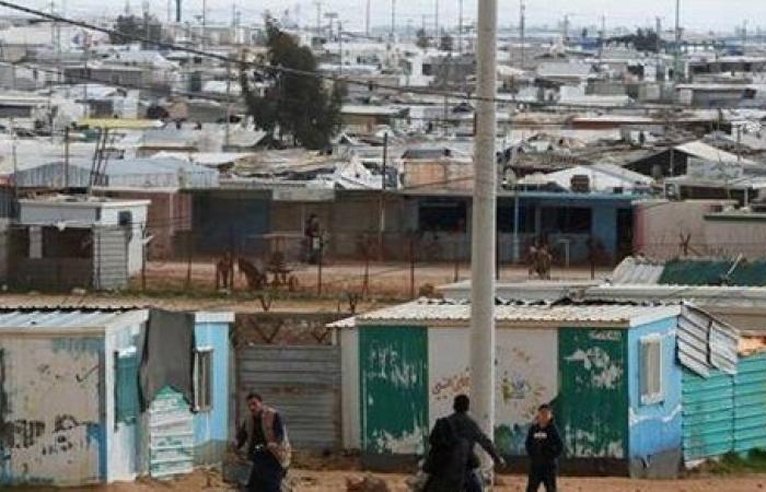 الأردن يطلق حملة تطعيم ضد كورونا في مخيم الزعتري للاجئين