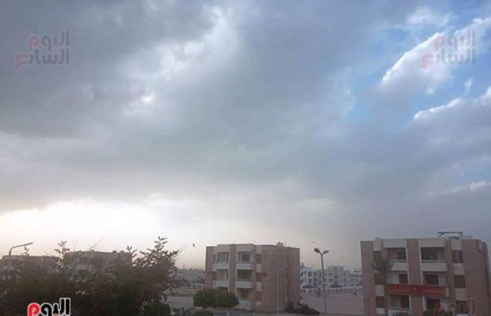 عاصفة رملية تغطى سماء جنوب سيناء والمحافظة تعلن الطوارئ.. صور