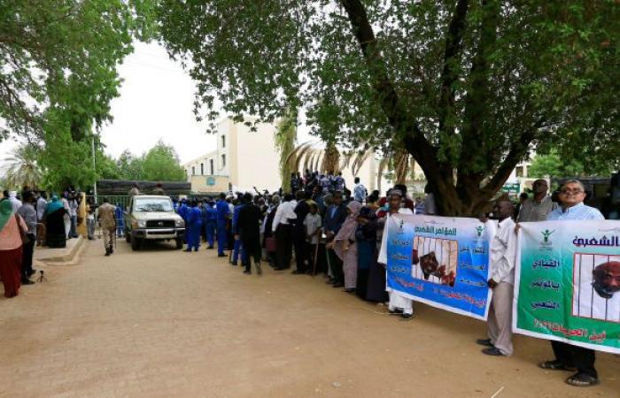 السودان... محكمة مدبري انقلاب يونيو ترفع جلساتها حتى 9 مارس