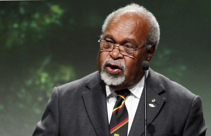 مايكل سوماري.. وفاة «أبو الأمة» أول رئيس وزراء لبابوا غينيا الجديدة