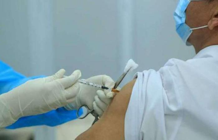 فيتنام تبدأ التطعيم ضد فيروس كورونا