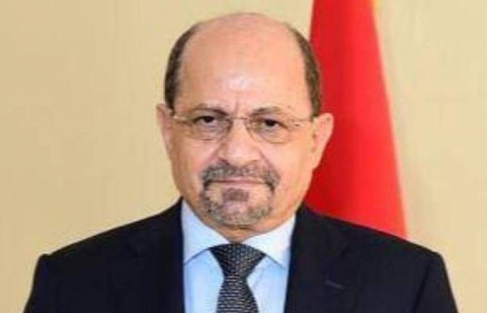 السفير اليمني: المجتمع الدولي تأخر في مواجهة إرهاب الحوثي وإيران