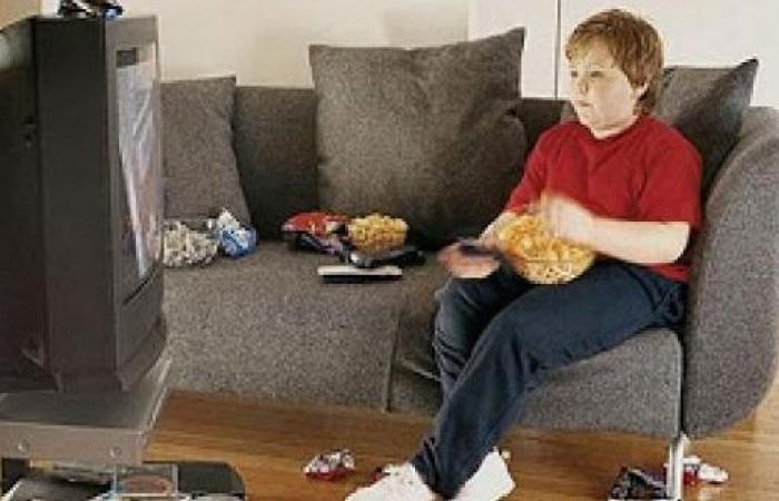 ماهي العلاقة بين زيادة الوزن ومشاهدة التلفاز