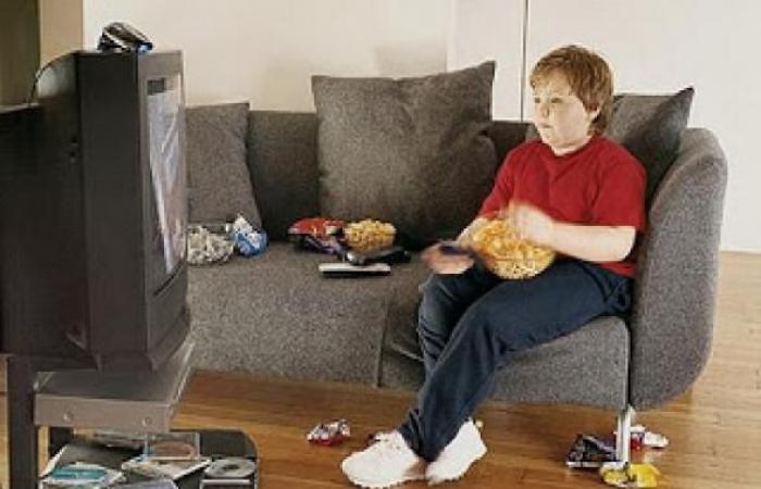 ماهي العلاقة بين زيادة الوزن ومشاهدة التلفاز