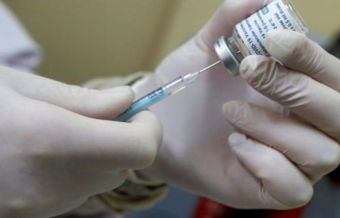 الصحة العراقية تحذر من الإصابة بكورونا وتدعو المواطنين لتلقي اللقاح