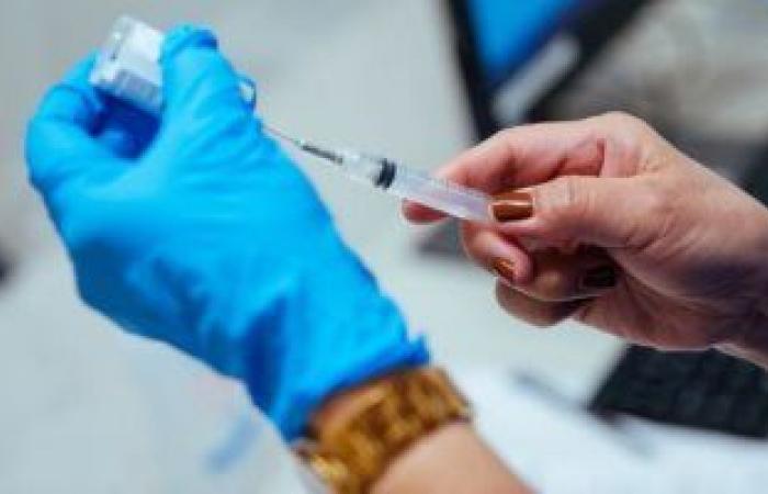 دراسة: سرعة التطعيم مفتاح الحد من انتشار فيروس كورونا حتى بلقاحات أقل فاعلية