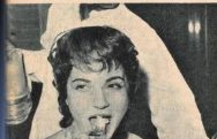 دروس التدخين ومين المعازيم..تفاصيل عزومة فريد الأطرش فى رمضان عام 1957 "صور"