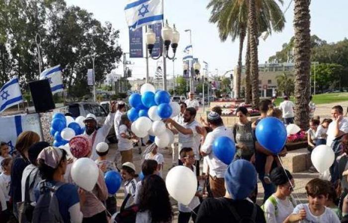 بالطبل والبالونات وأعلام إسرائيل.. اليهود يستفزون الفلسطينيين بعد الأحداث الدامية