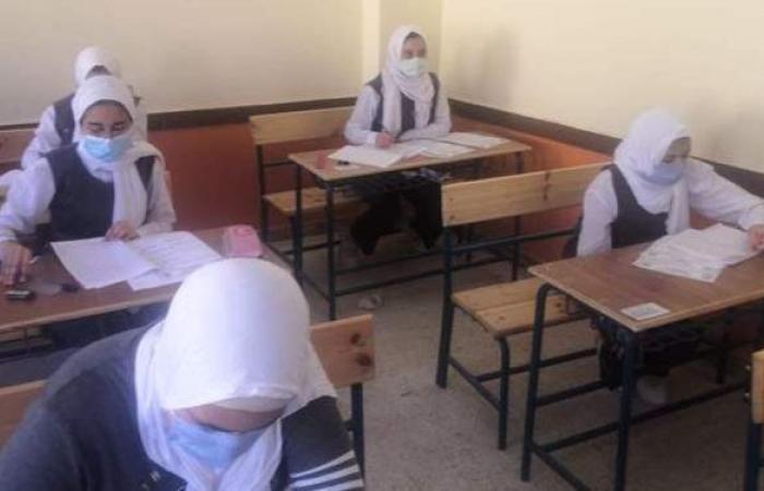 طلاب الشهادة الإعدادية بمطروح: امتحان العربي في مستوى الطالب المتوسط | فيديو