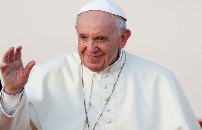إعلان تطورات الحالة الصحية لبابا الفاتيكان: سيظل 7 أيام بالمستشفى