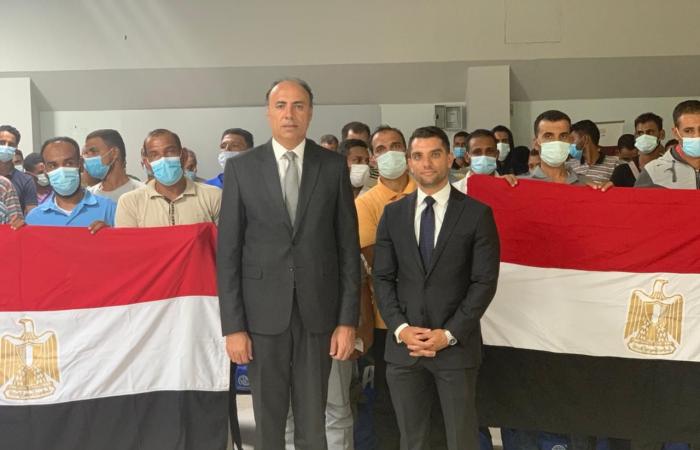 السفارة المصرية بطرابلس تنجح فى إعادة 140 مصرياً عالقاً.. فيديو وصور