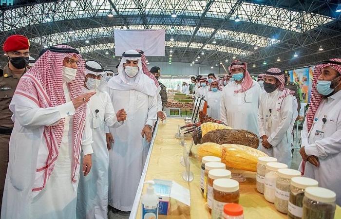 أمير القصيم لمزارعي ومنتجي التمور: ركزوا على تعزيز السكرية الحمراء