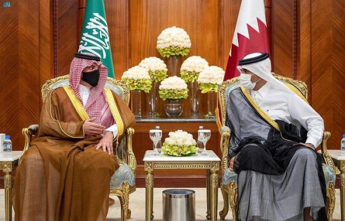 الأمير عبدالعزيز بن سعود يصل إلى قطر في زيارة رسمية