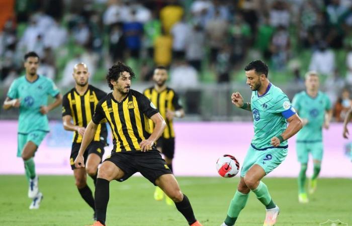 الاتحاد يسترد صدارة دوري محمد بن سلمان بثنائية في الأهلي