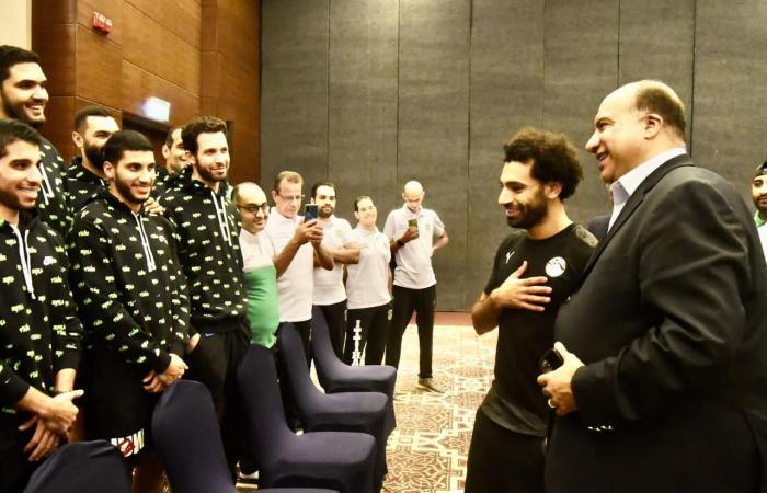 محمد صلاح يدعم سلة الاتحاد السكندرى قبل المشاركة بالبطولة العربية.. فيديو وصور