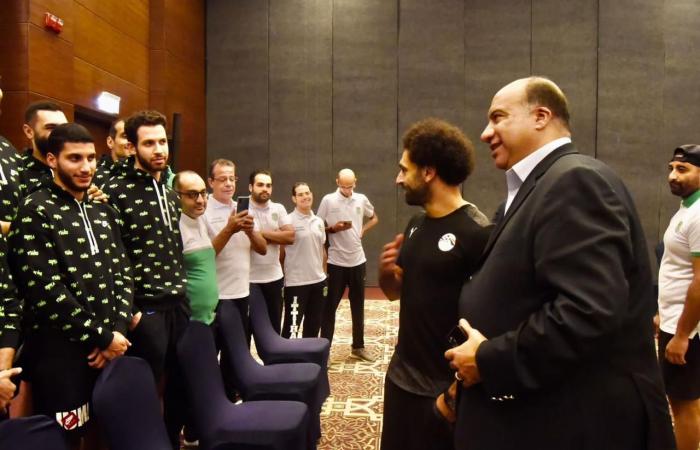 محمد صلاح يدعم سلة الاتحاد السكندرى قبل المشاركة بالبطولة العربية.. فيديو وصور