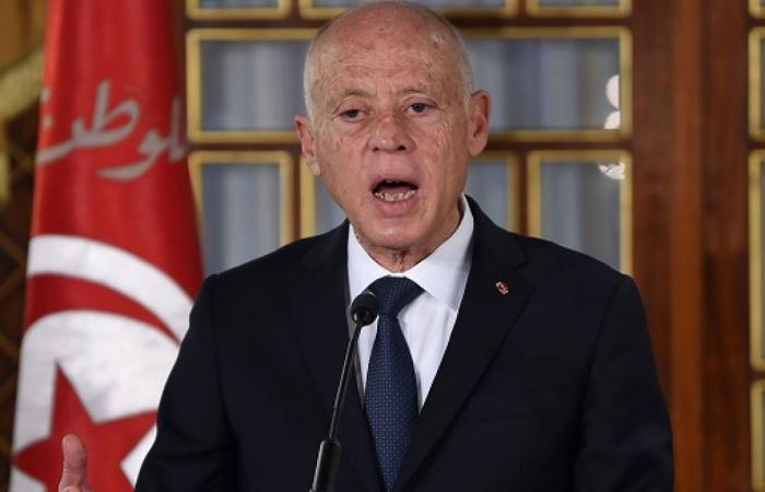 الرئيس التونسي يكشف كيف كانت الدولة على وشك السقوط