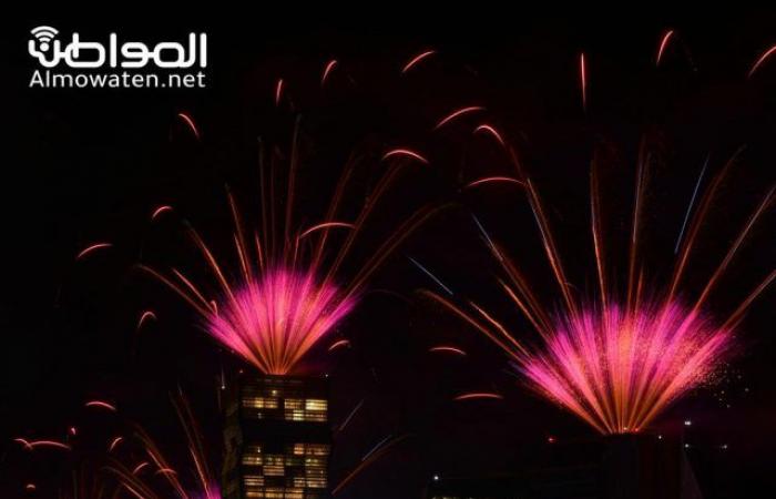 الألعاب النارية تضيء سماء الرياض بافتتاح ونتروندرلاند