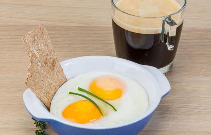دراسة تحذر من تناول البيض والقهوة: يؤدي لمرض قاتل