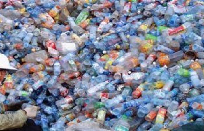 بسبب النفايات البلاستيكية.. كائنات تستوطن بقعة القمامة الكبرى بالمحيط الهادى