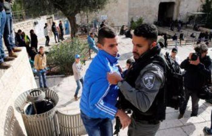 الشرطة الإسرائيلية تعتدى على فلسطينيين اعترضوا على تجريف أراض بالنقب