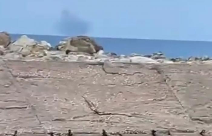 بالفيديو.. لحظة سقوط صاروخين أطلقا من غزة قبالة سواحل تل أبيب
