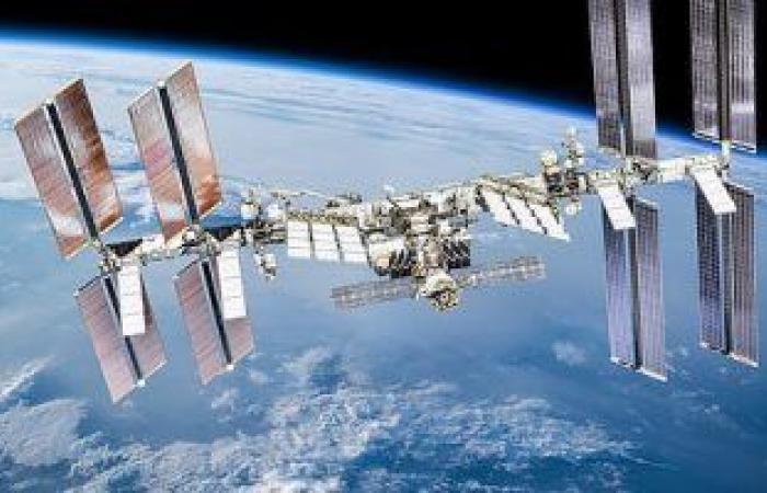 تهنئة روسية من محطة الفضاء الدولية لسكان الأرض