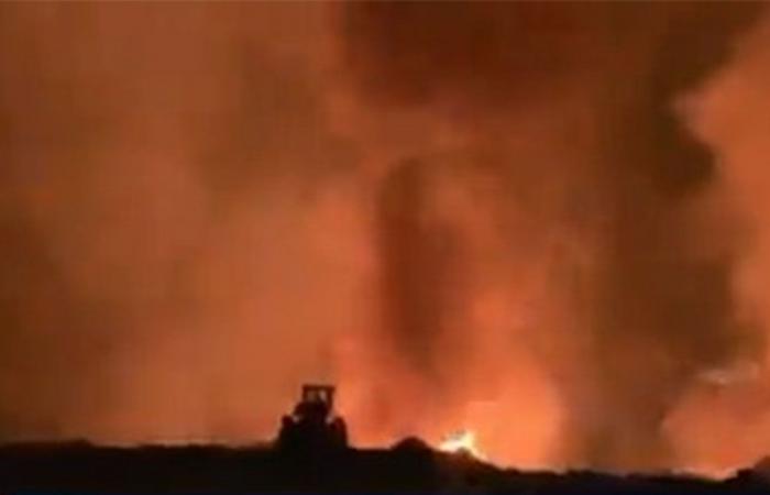 بالفيديو.. اندلاع حريق ضخم وسط محرقة شمال أبها