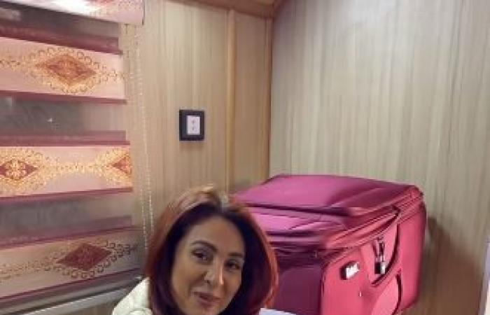 لورا عماد زوجة شريف منير تعود للتمثيل بعد 20 عامًا على اعتزالها.. فيديو
