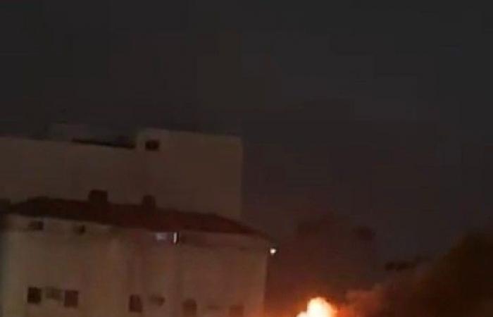 الأمطار تسقط عمود كهرباء في راشدية مكة.. وحريق كبير يلتهم محولا كهربائيا