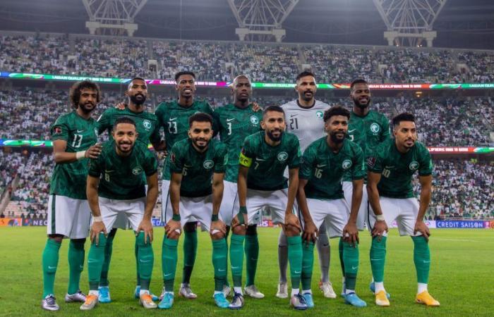 المنتخب السعودي يُعاني في الشوط الأول