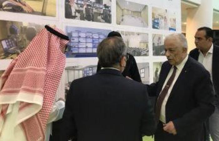 طارق شوقي يزور مدرسة البث الفضائى بحى الواحة في الرياض بالسعودية.. صور
