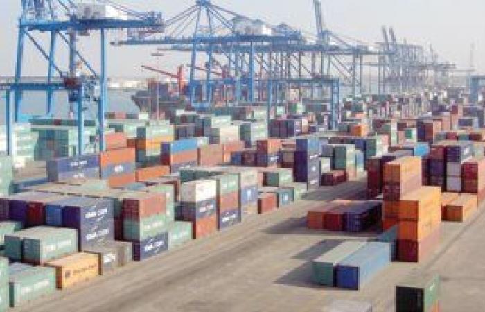 النقل توقع اتفاقية تحول ميناء دمياط لمركز عالمى للتجارة.. اعرف التفاصيل