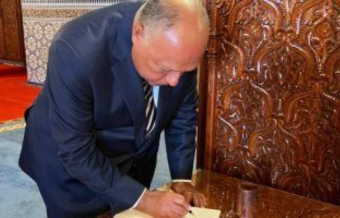 وزير الخارجية يزور ضريح الملك الراحل محمد السادس فى ختام زيارته للمغرب