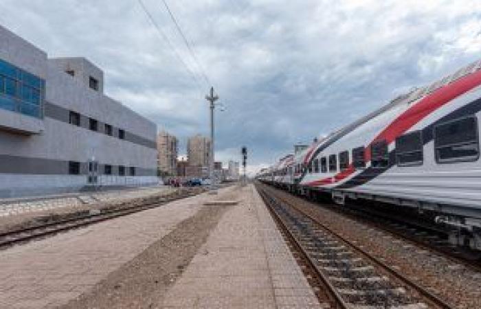 السكة الحديد تستقبل ثانى دفعات القطارات الإسبانية المكيفة الجديدة خلال أيام