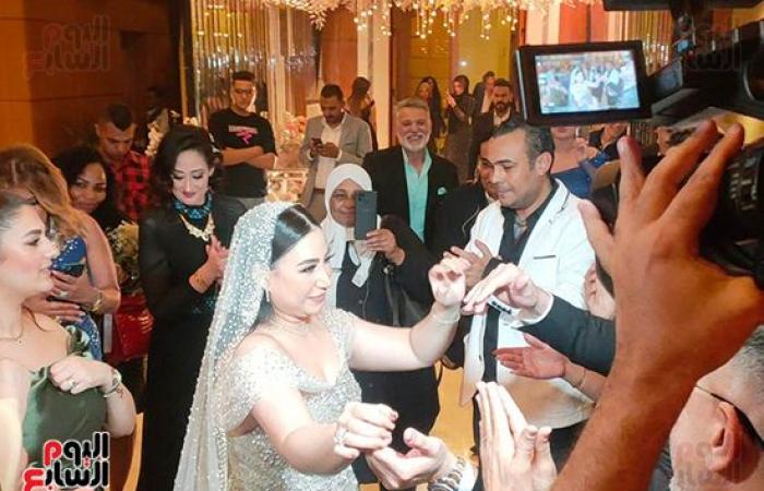 وفاء عامر وريم البارودى وهنادى مهنى فى حفل زفاف المطربة بوسى