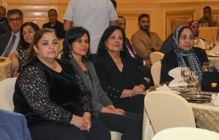 تكريم اسم الكاتب الراحل جلال دويدار خلال حفل توزيع جوائز مصطفى وعلى أمين الصحفية