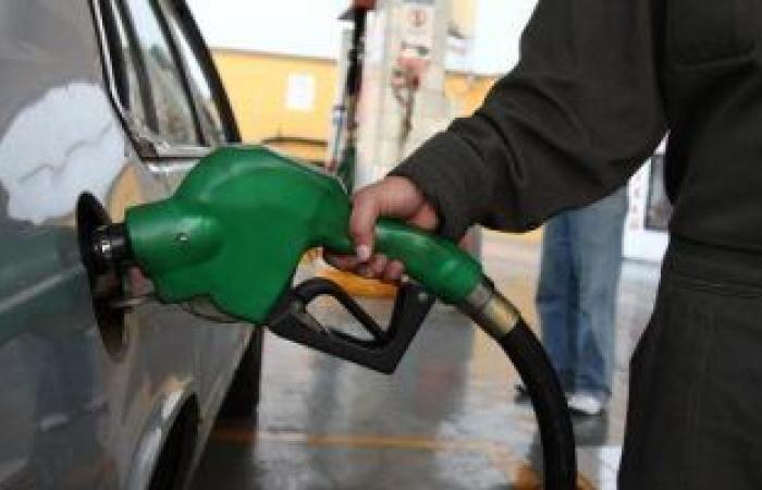الإمارات تقر زيادة فى أسعار البنزين والديزل بداية من غد الجمعة