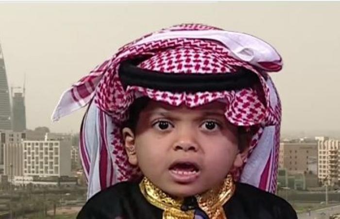 الطفل خاطف الأنظار مع أمير الباحة: أتمنى تقبيل رأس ولي العهد