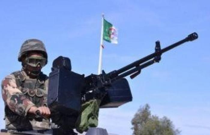 الجيش الجزائرى: ضبط 5 عناصر دعم للجماعات الإرهابية و176 مهاجرا غير شرعى خلال أسبوع
