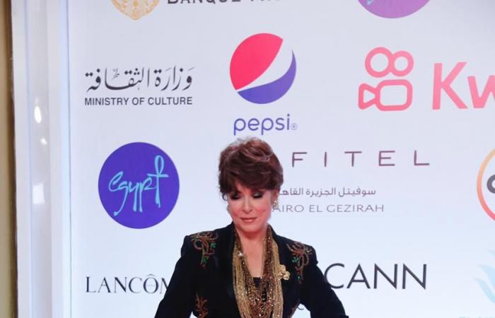 نجمات تألقن باللون الأسود في اليوم الأول لمهرجان القاهرة السينمائي الدولي