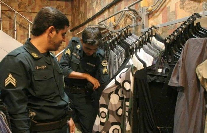 الثورة تُجبر طهران على تفكيك شرطة الأخلاق