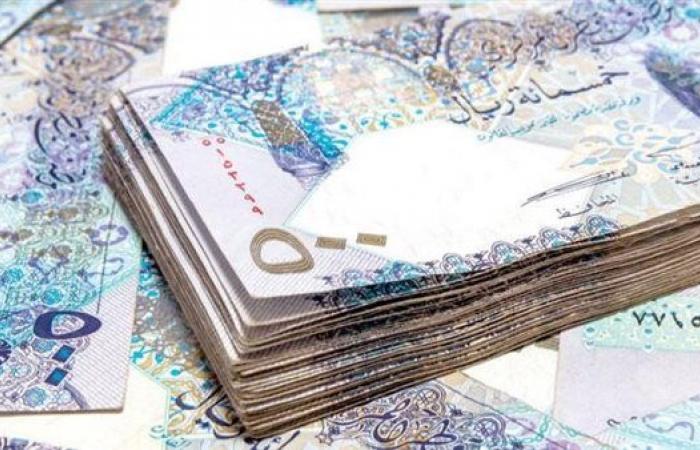 تراجع سعر الريال القطري بختام تعاملات اليوم الإثنين 5 -12-2022 في البنوكالإثنين 05/ديسمبر/2022 - 09:23 م
ووفقًا لآخر تحديث وارد عبر شاشات عرض أسعار العملات في البنوك المصرية جاء سعر الريال القطري بتراجع ملحوظ أمام الجنيه المصري