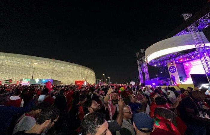 فرحة جنونية لجماهير المغرب بعد تأهل منتخبهم لنصف نهائي كأس العالم