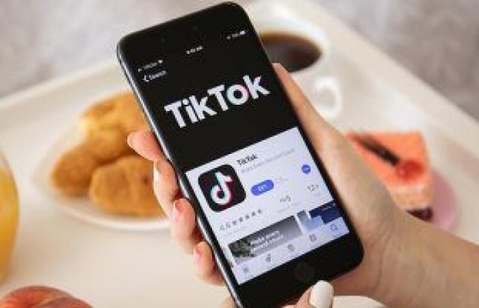 تعملها إزاى؟.. كيفية حفظ فيديو TikTok بألبوم الكاميرا باستخدام حل بسيط